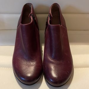 NWOT Dansko Raina Ankle Boots (Burgundy)